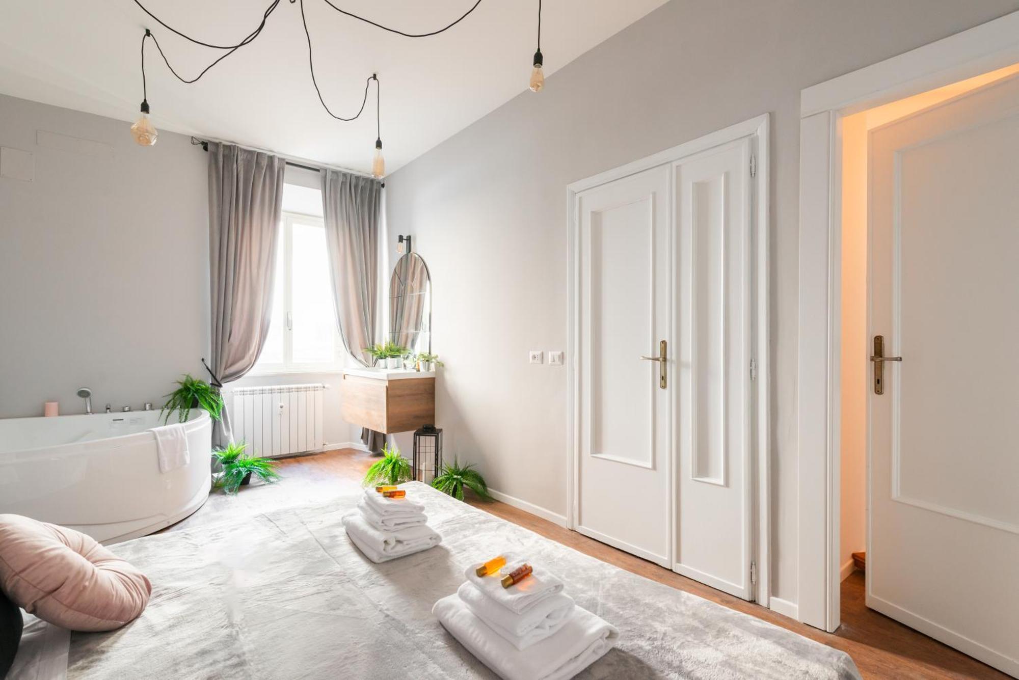 Jacuzzi Termini Apartment Roma Ngoại thất bức ảnh